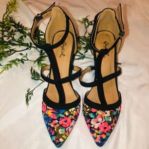Back Floral Heels Pointed toe size 6.5